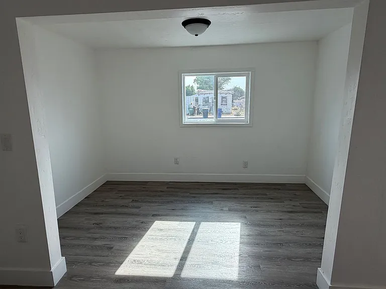 824 S Phillips St — Photo 23