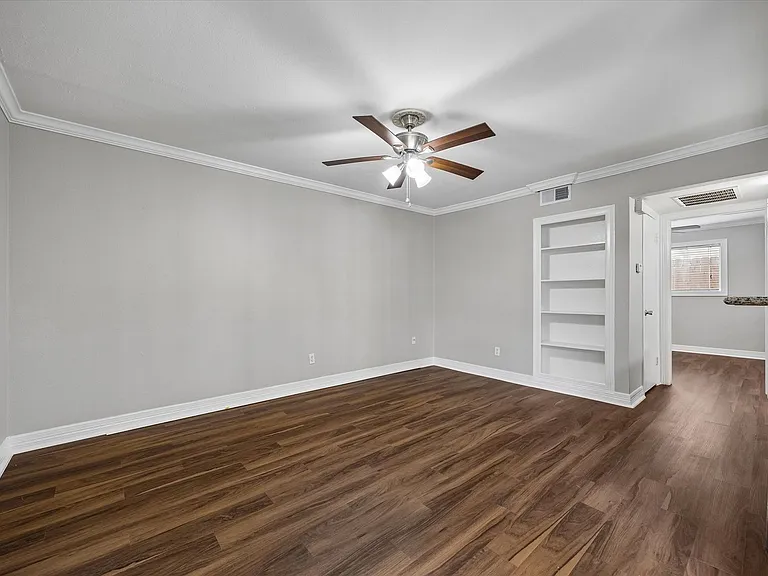 Emerson Street Apartments — Photo 40