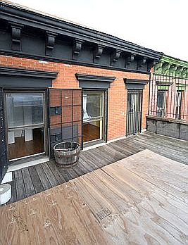 1st image of 261 W 126th St #33