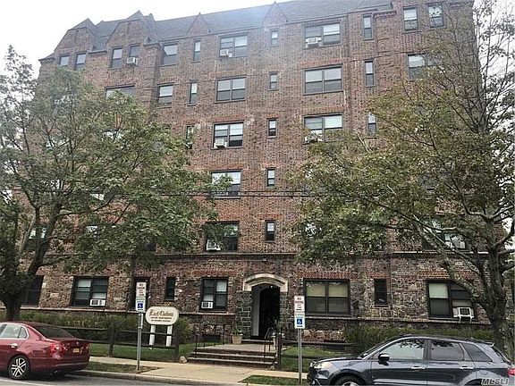3rd image of 141 Woodmere Blvd APT 3A