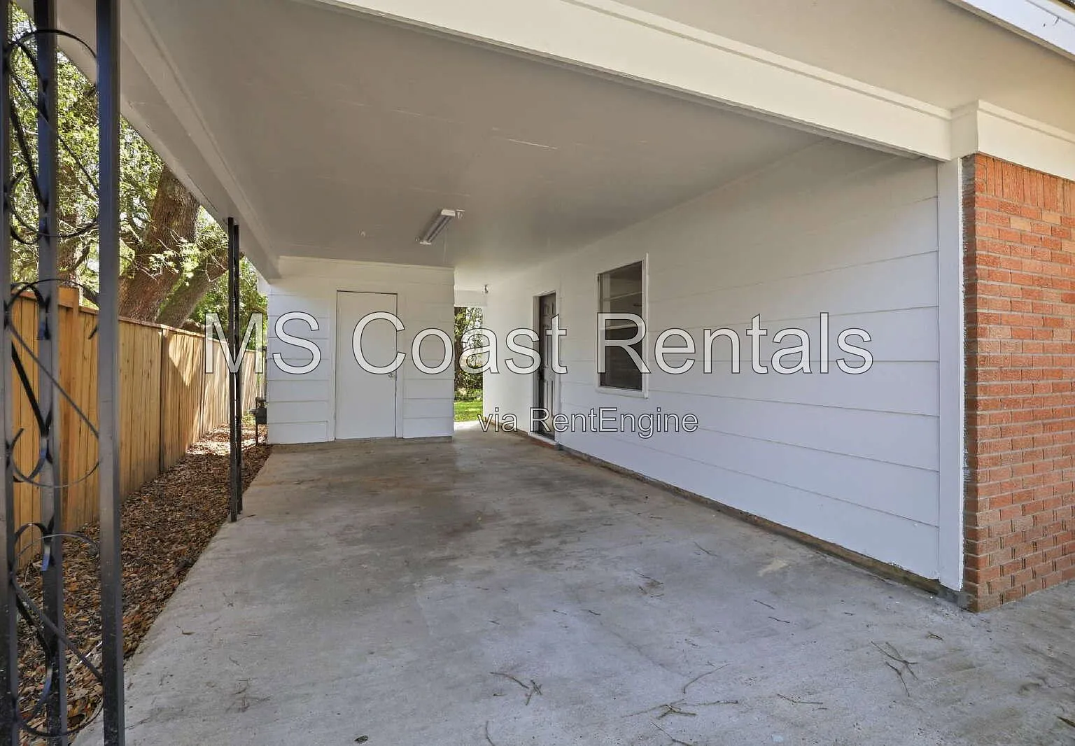 3 bed, 2.0 bath, 1112 sqft, $1,449 — Photo 3