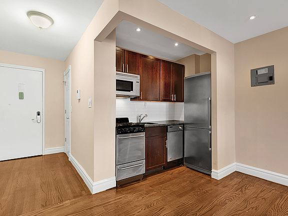 5th image of 344 E 85th St #4