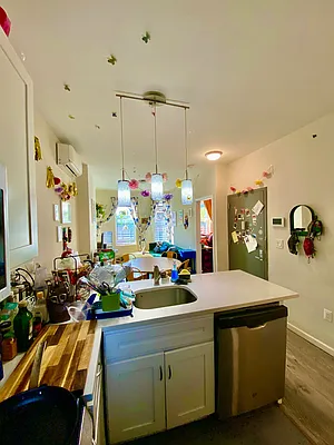 Rented by True Real Estate Group | media 9