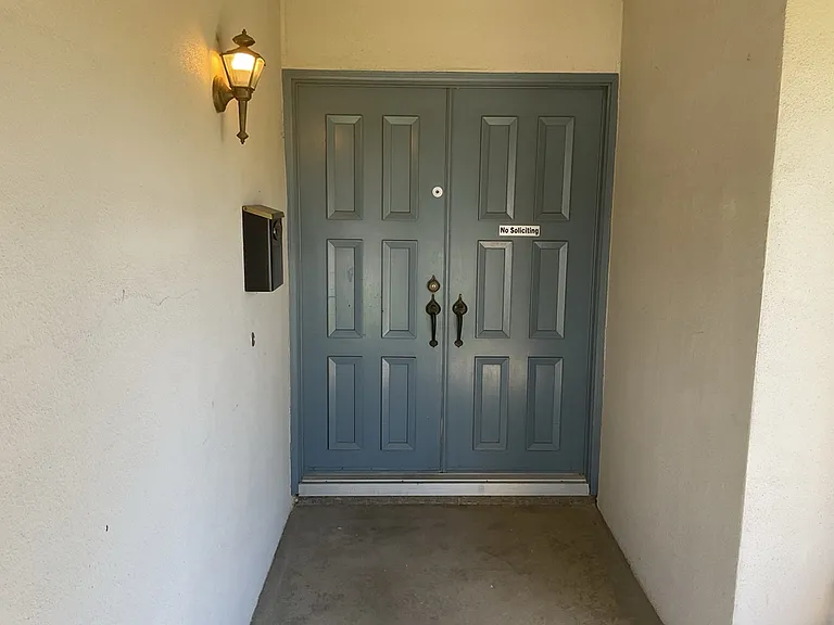 9600 Allegheny Dr — Photo 5