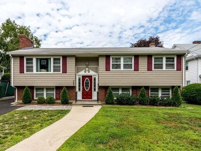 703 Main St, Watertown, MA, 02472