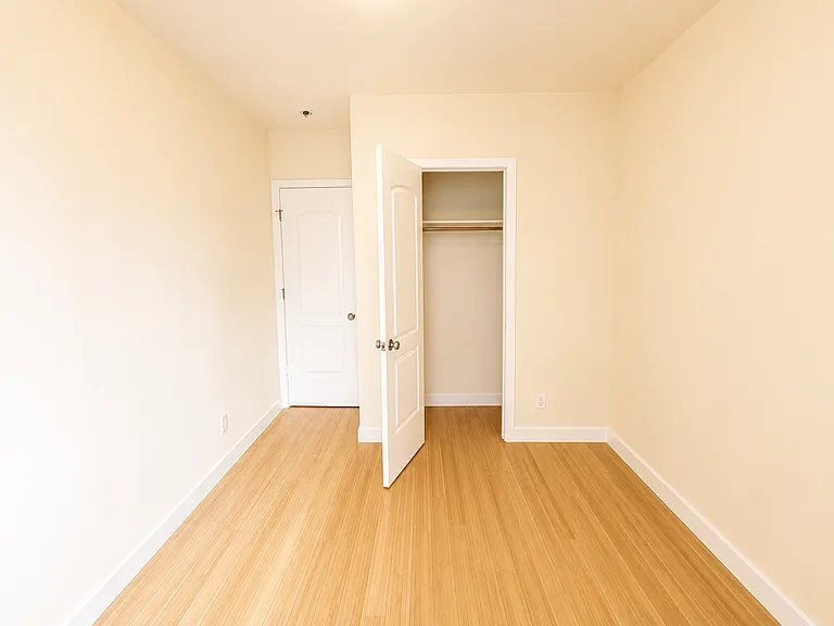 287 E 18th St #2C — Photo 7