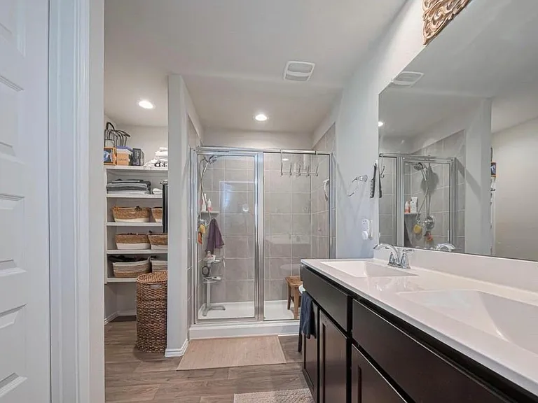 3923 Hawaiian Ct — Photo 5