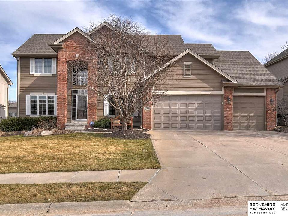 1st image of 3911 S 193rd Cir