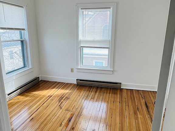 2nd image of 6 Franklin Sq APT 16