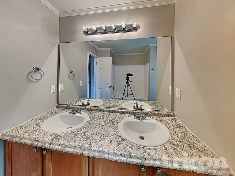 180 Riglaw Cir — Photo 9