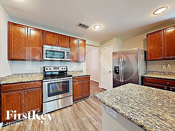 5th image of 1131 Foxglove Ln