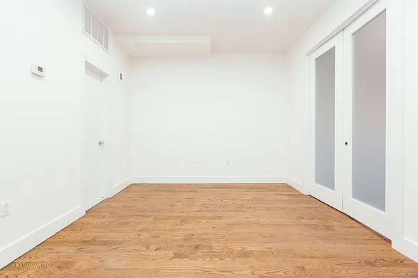 Rented by Nooklyn NYC LLC | media 38