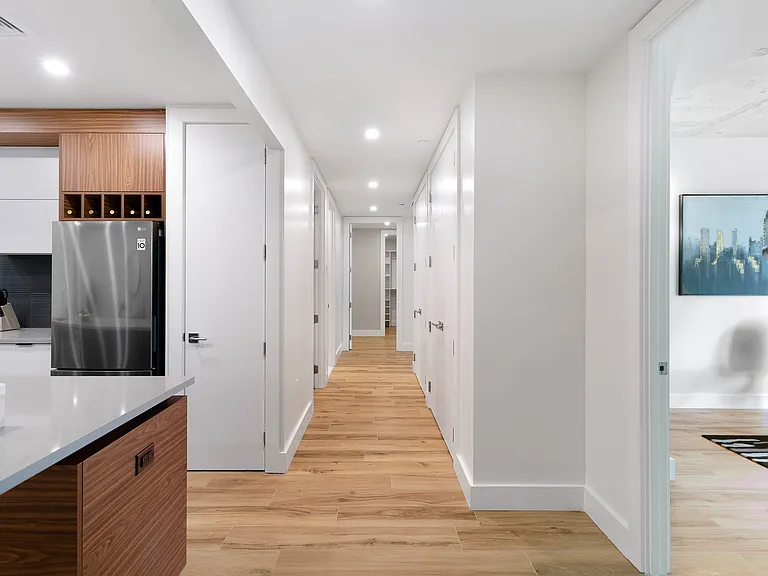 3707 Blackstone Ave #402 — Photo 9