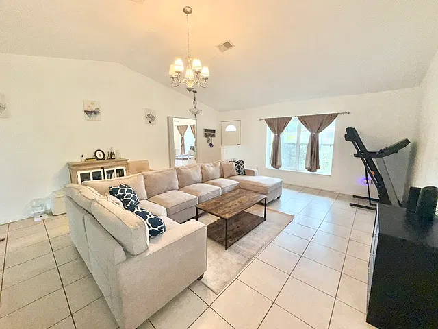 2 bed, 1418 sqft, $2,095 — Photo 2