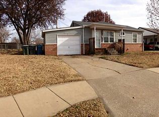 712 S Santa Fe Dr, Edmond, OK 73003