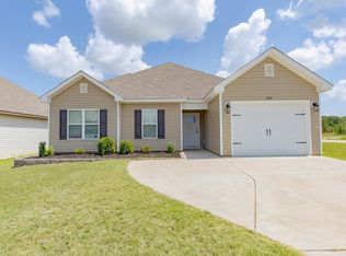 100 Kathryn Pl, Centerville, GA 31028
