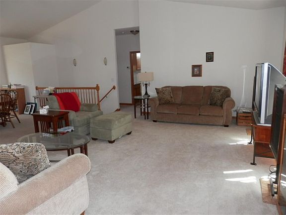 4th image of 1619 Leslie Dr