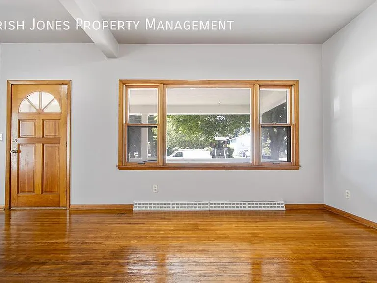 172 Main St — Photo 14