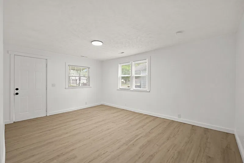 3 bed, 2.0 bath, 1155 sqft, $1,400 — Photo 3