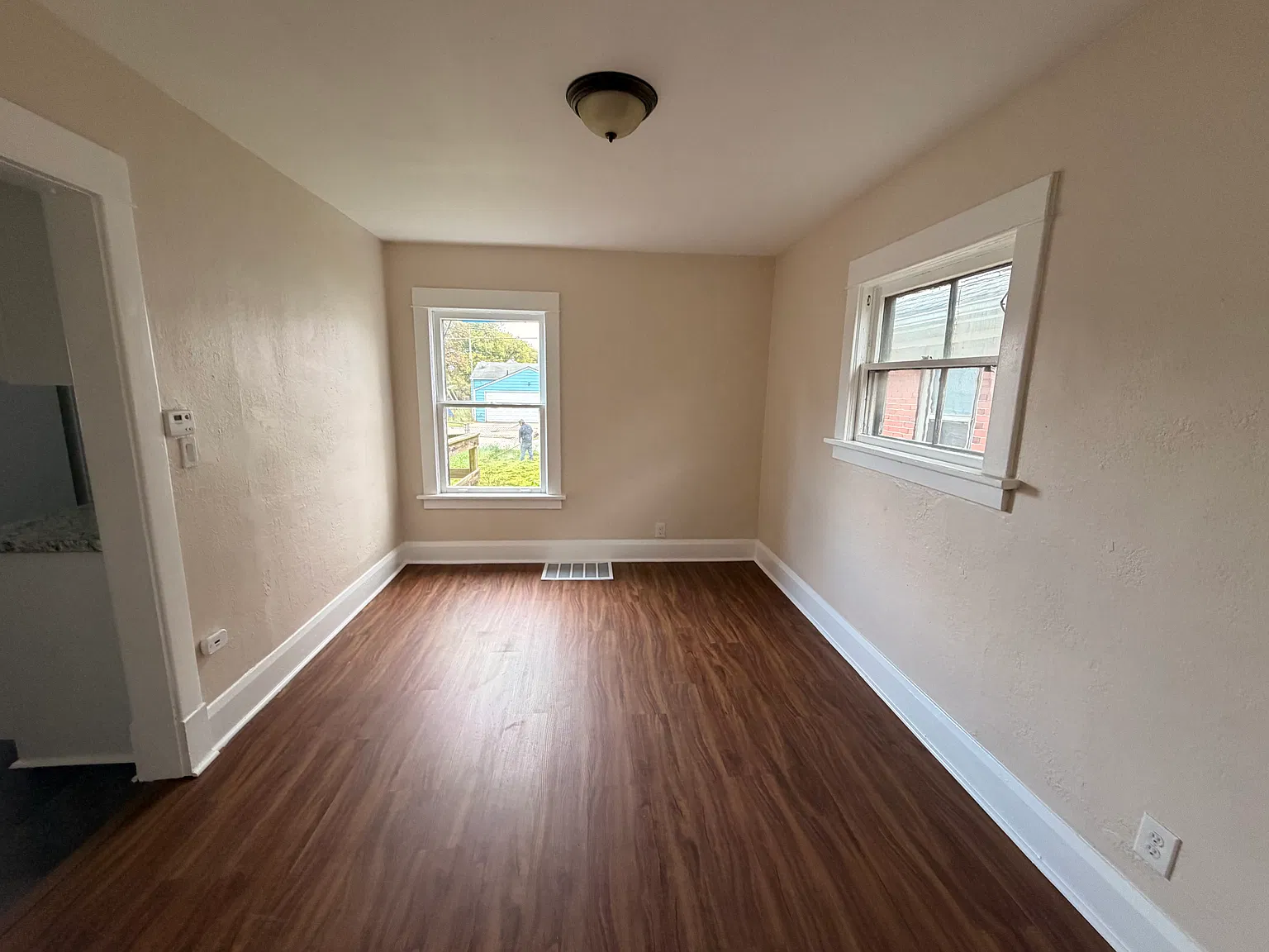 3 bed, 1176 sqft, $1,300 — Photo 4