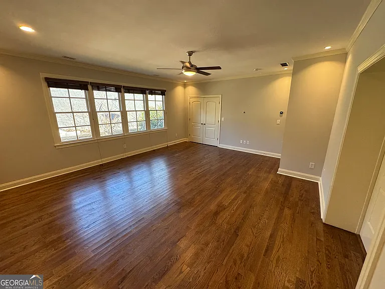 1092 McLynn Ave NE — Photo 31