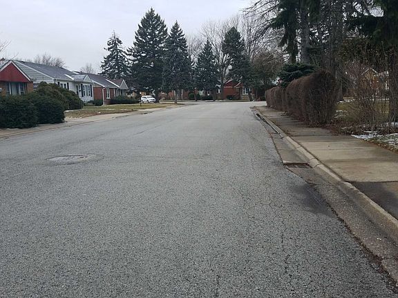 4th image of 745 E 155th Pl