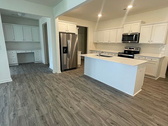 3rd image of 148 Luna Ln