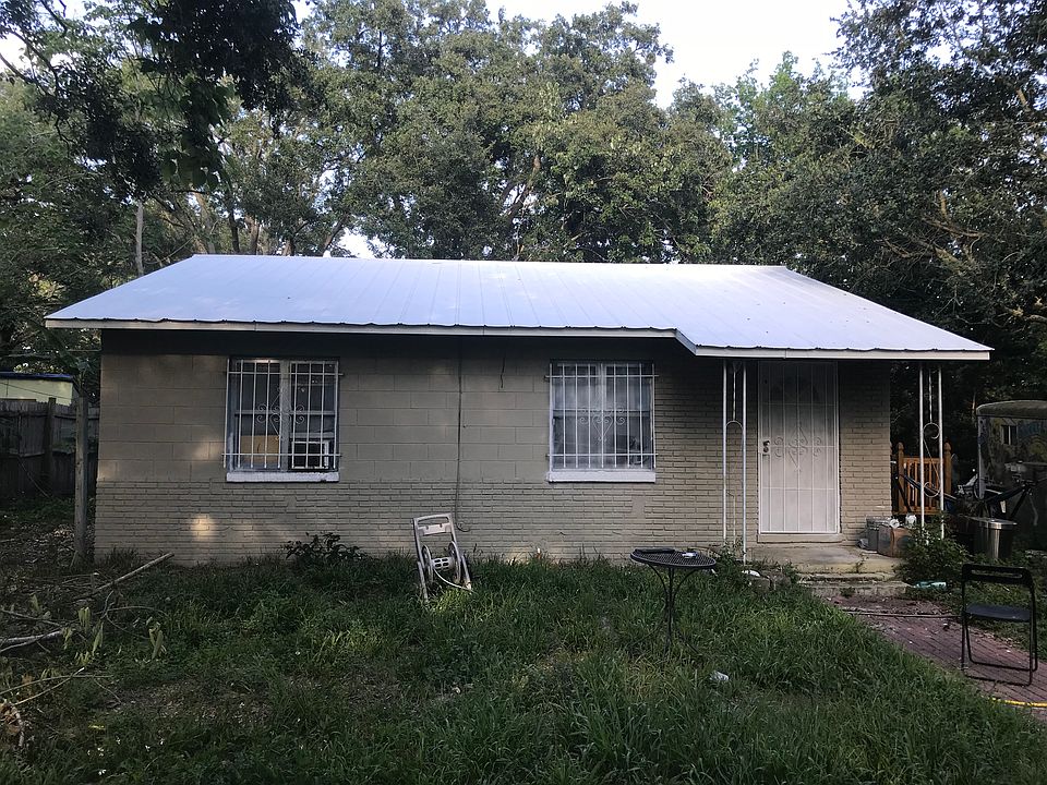 1st image of 2829 Magnolia Ave