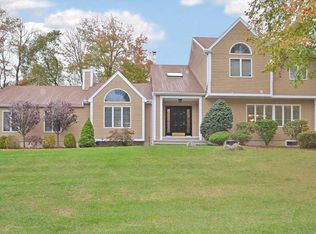 3150 Moss Ln, Yorktown Heights, NY 10598