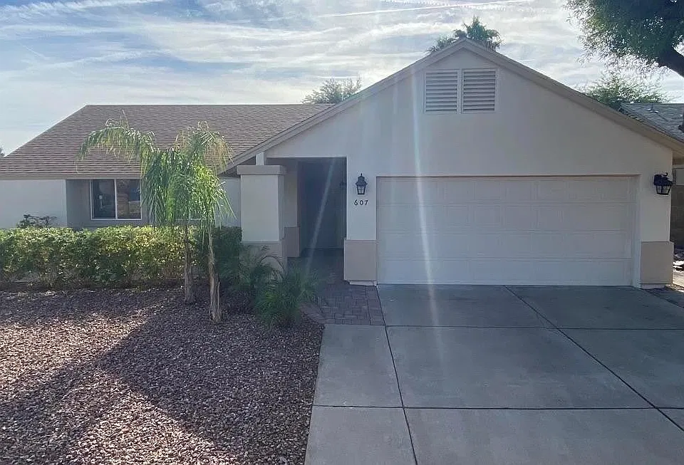 607 W Rosemonte Dr