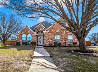 409 Valley View Ln, Krum, TX 76249