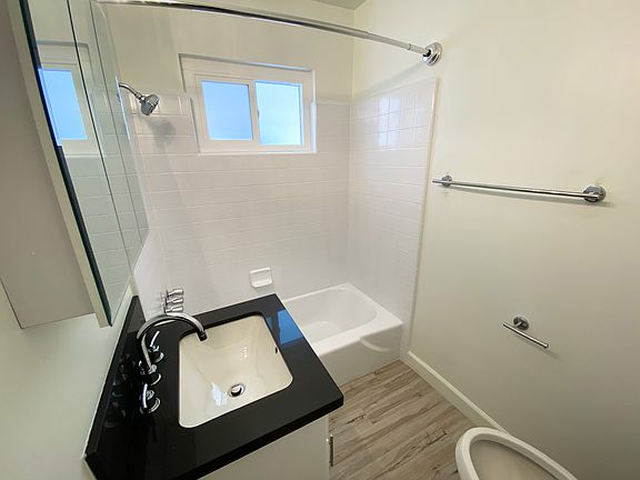2nd image of 833 E Sunrise Blvd APT 6