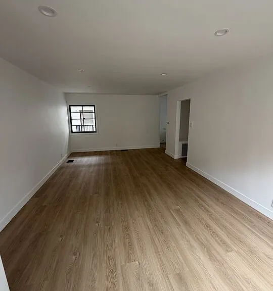 8730 Holloway Dr — Photo 5