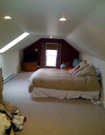 3rd floor bed with full bath