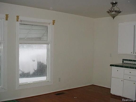 2nd image of 4842 Sundale Dr