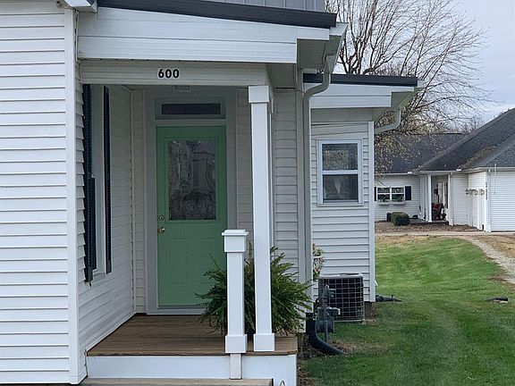 3rd image of 600 Josephine St