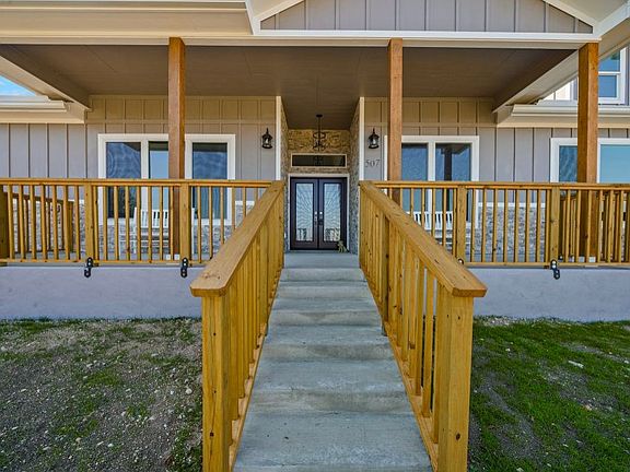 3rd image of 507 Winged Foot Ln