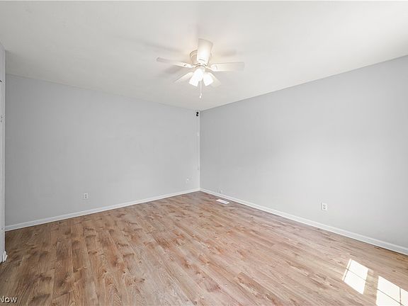 4th image of 3796 Santom Rd N
