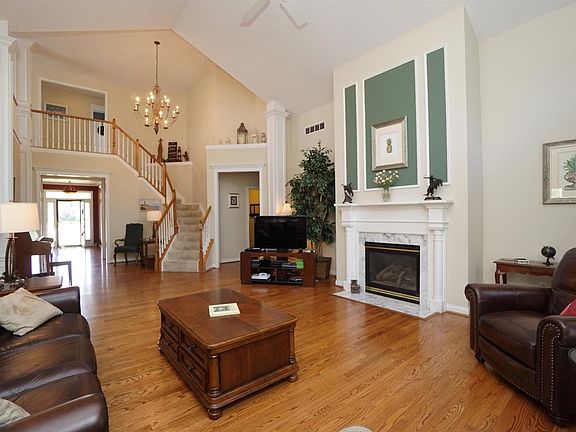 5th image of 5664 Richmond Park Dr