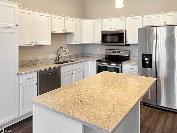 5th image of 110 Rocksylvania Ave Unit 201