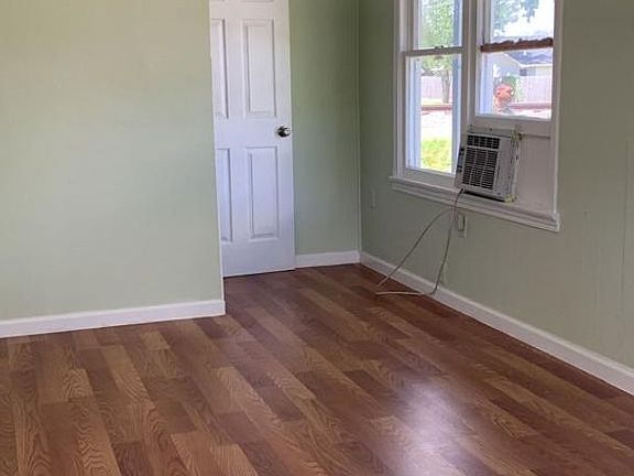 4th image of 527 W 8th St #3