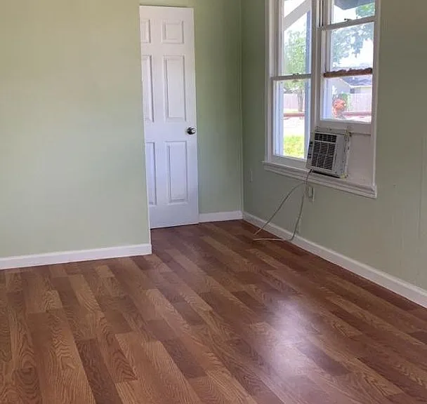 527 W 8th St — Photo 11