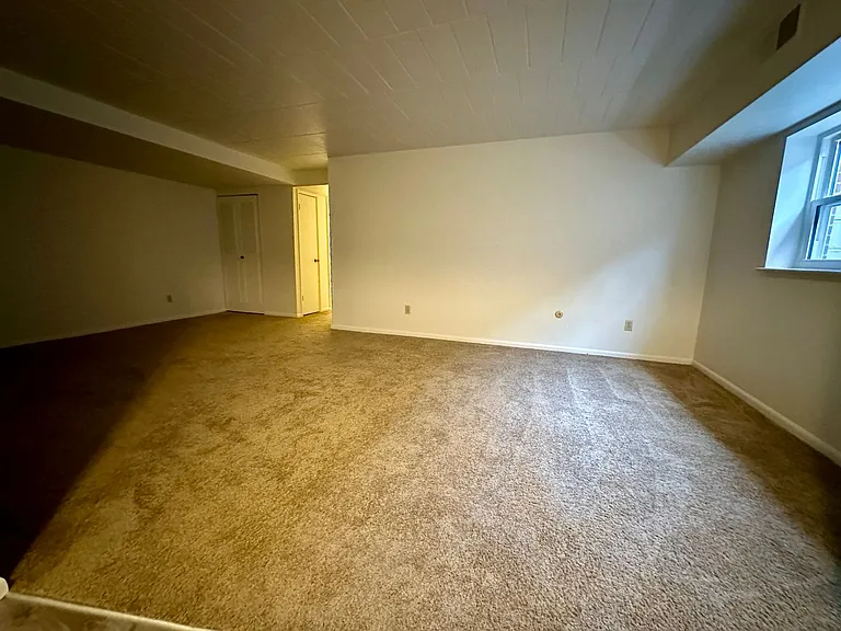 360 Maryland Ave — Photo 72