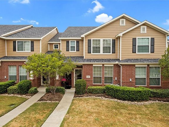 3rd image of 2312 Stoneleigh Pl