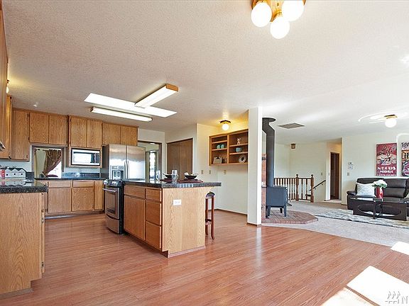 5th image of 546 SW Fairhaven Dr