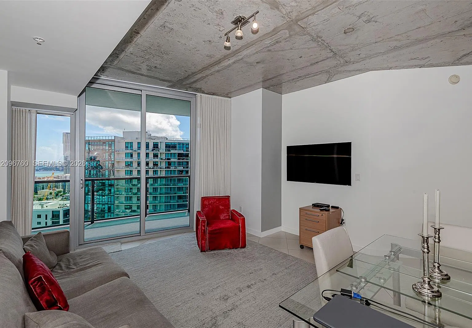Four Midtown Miami Condo — Photo 4