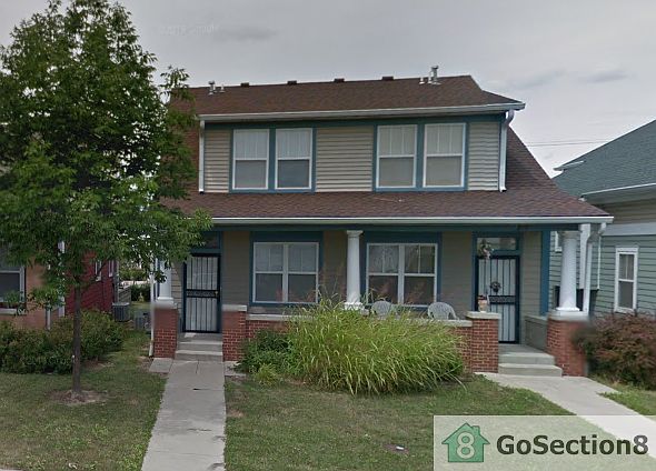 2nd image of 817 S Vine St #817