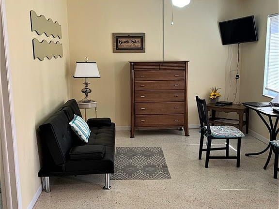 4th image of 17688 Gulf Blvd #102