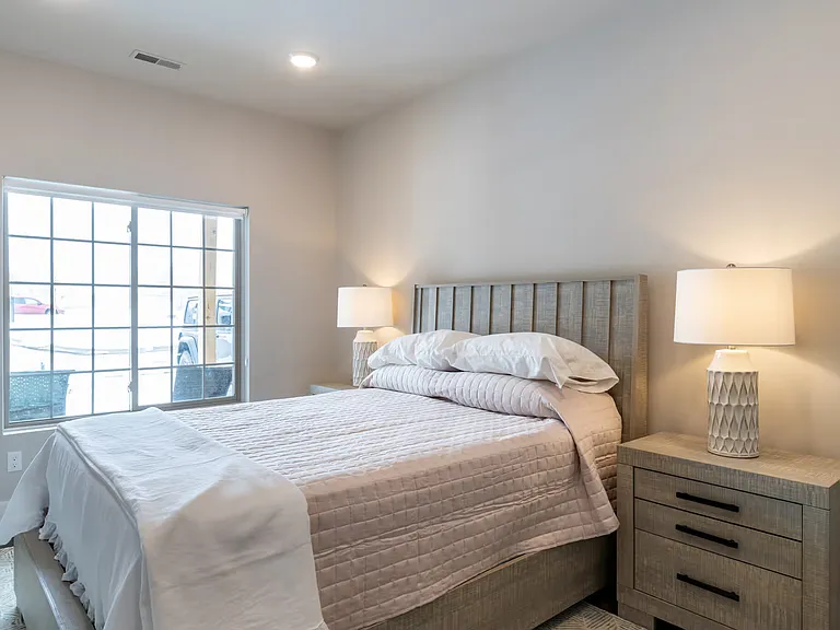 Barrington Square Luxury Apartments — Photo 42