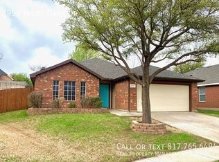 2952 Milby Oaks Dr, Fort Worth, TX 76244